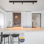 Stylish And Luxurious 3-bedroom With A Large Sunny Terrace T19 Appartement