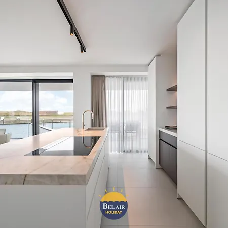 Stylish And Luxurious 3-bedroom With A Large Sunny Terrace T19 아파트