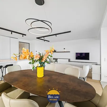 דירה Stylish And Luxurious 3-bedroom With A Large Sunny Terrace T19 *