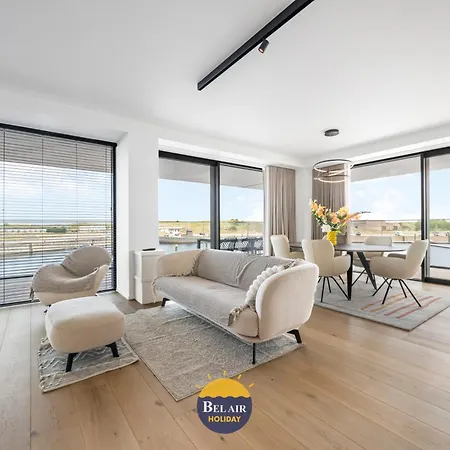 Stylish And Luxurious 3-bedroom With A Large Sunny Terrace T19 아파트 *