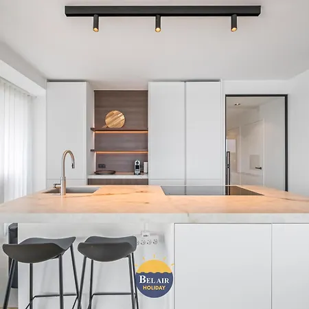 Stylish And Luxurious 3-bedroom With A Large Sunny Terrace T19 Appartement