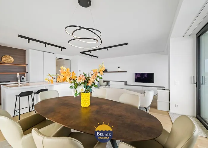 Appartement Stylish And Luxurious 3-bedroom With A Large Sunny Terrace T19 *